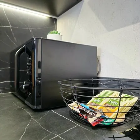 Rea - Modern & Stylish Apartament
