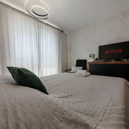 Citylife - Free Private Parking & Modern Apartman